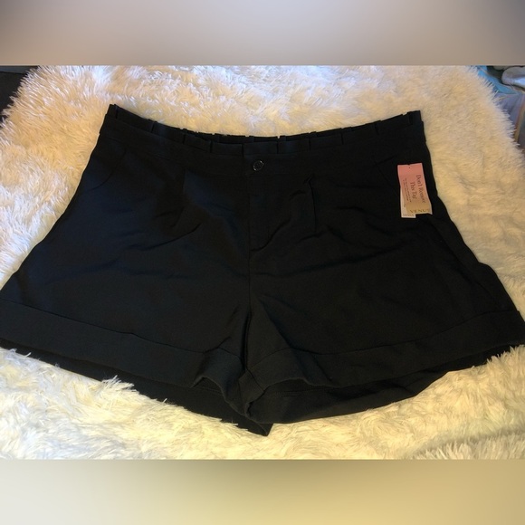 VENUS Women's Black Shorts size 20 NWT 🖤✔️ - Picture 6 of 12